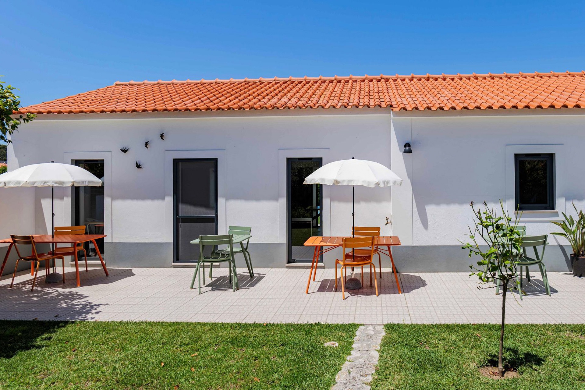 01 FLAMBOYANT BREAKFAST