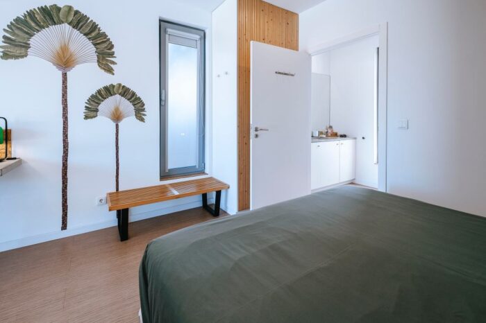 08 2025 FLAMBOYANT B&B 147